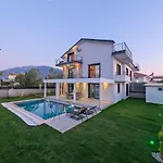 Villa Secil *